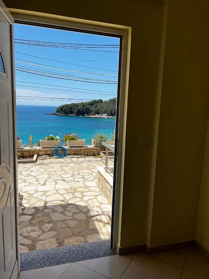 Fane'S Apartments Himare 0*,