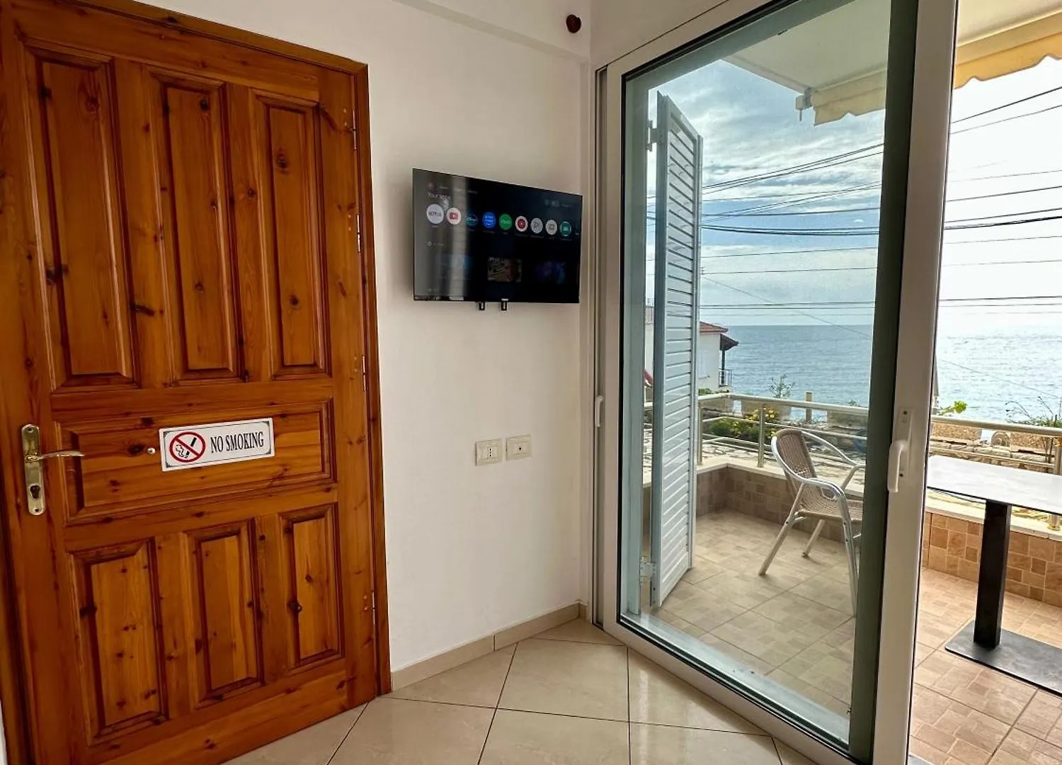Fane'S Apartments Himare