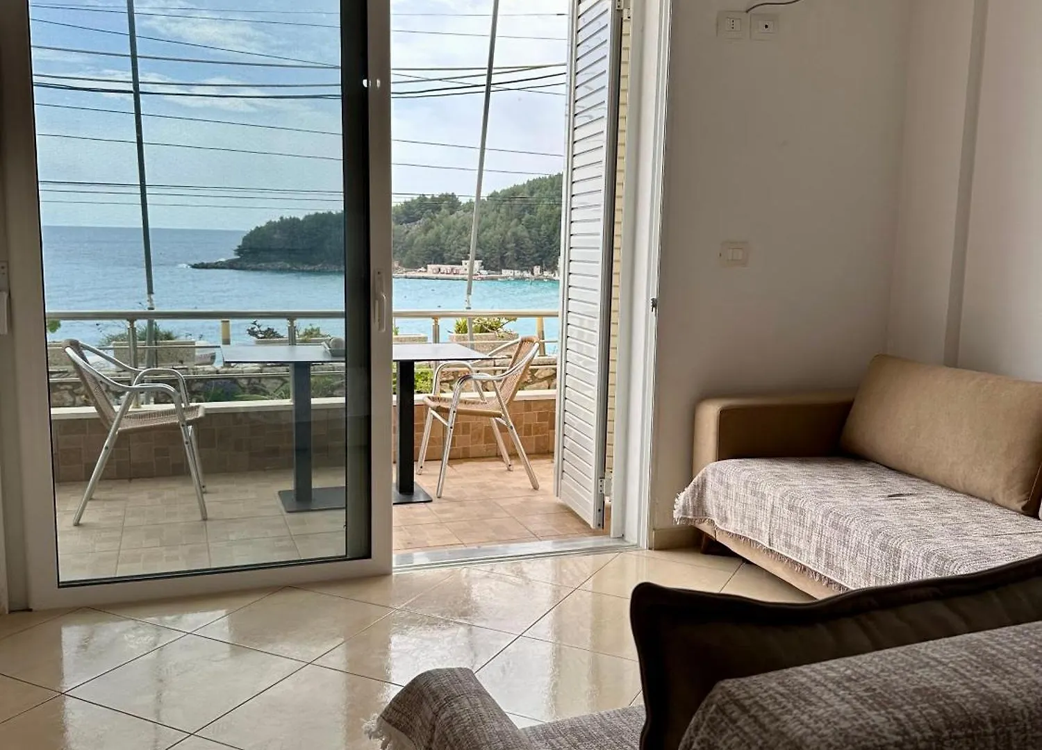 Fane'S Apartments Himare